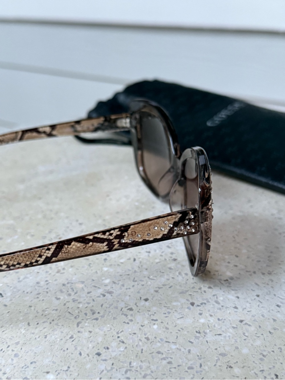 Guess Women's Cat-Eye Sunglasses in Brown Snake-Print GF0383-45F - Picture 5 of 12